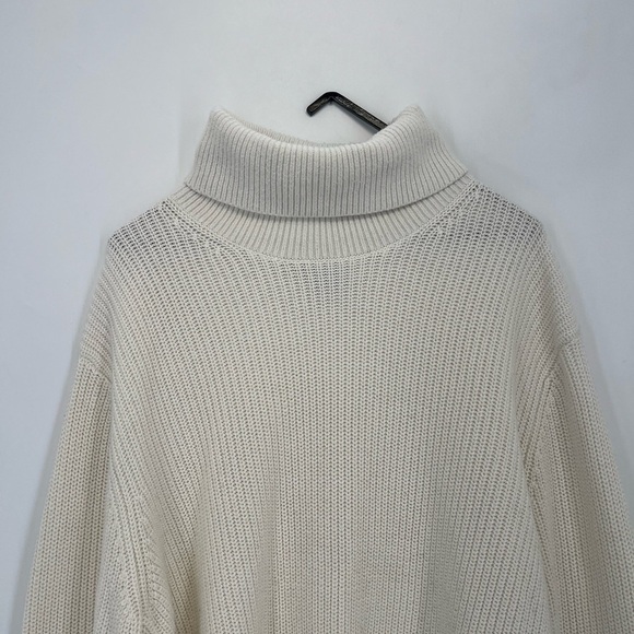H&M Chunky Knit Turtleneck Sweater - Picture 1 of 8